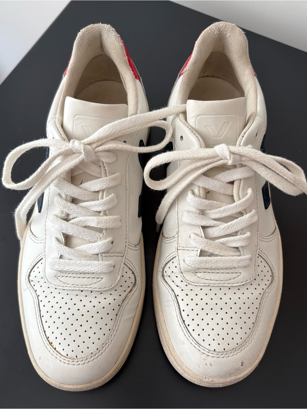 Veja V-10 Sneaker in White, 7 π€β₯οΈ - Picture 2 of 7